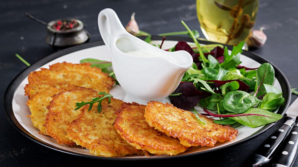 В холодильнике завалялись остатки пюре? Вот как приготовить из них вкуснейшие оладьи В холодильнике завалялись остатки пюре? Вот как приготовить из них вкуснейшие оладьи