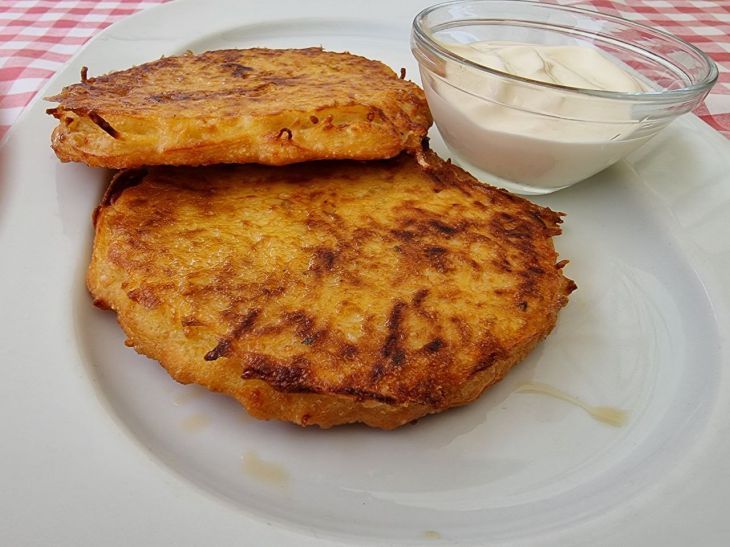 С чем подавать драники, чтобы было оригинально и вкусно: блюдо заиграет по-новому С чем подавать драники, чтобы было оригинально и вкусно: блюдо заиграет по-новому