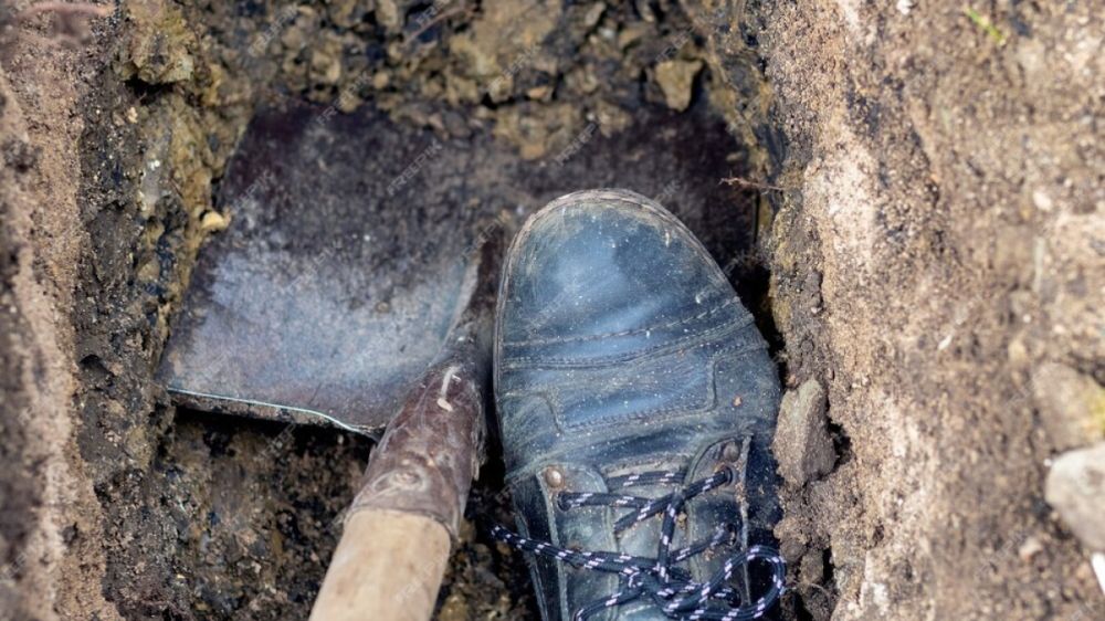 Траншеи под трубу или кабель: легко копаю своими руками — даже на плотной земле Траншеи под трубу или кабель: легко копаю своими руками — даже на плотной земле