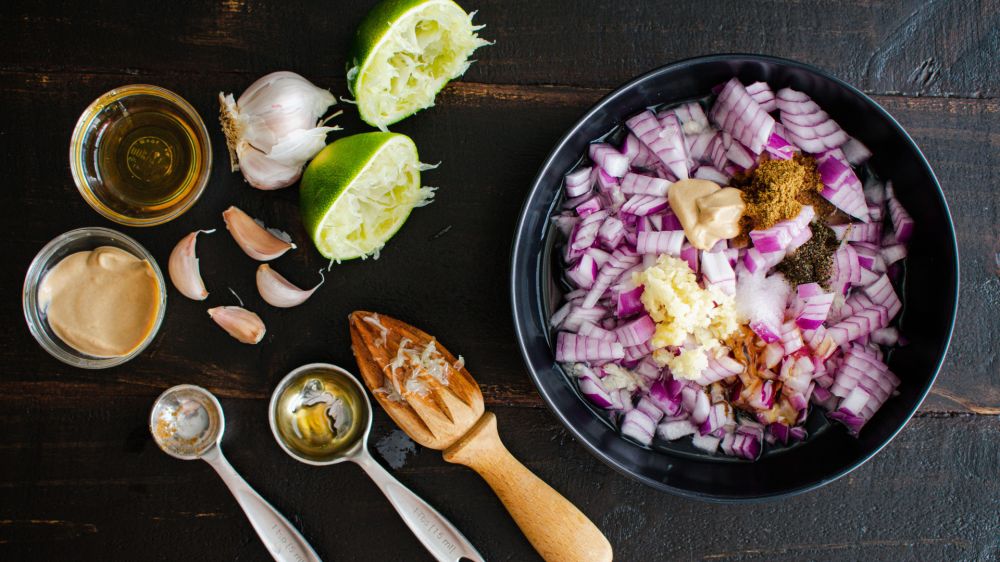 Этот рецепт маринованного лука придется по вкусу даже детям: медовый маринад сделает свое дело Этот рецепт маринованного лука придется по вкусу даже детям: медовый маринад сделает свое дело