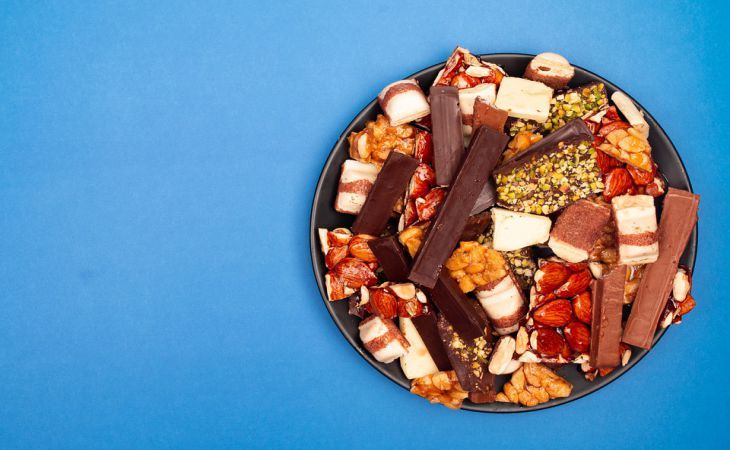 Вкусно и безопасно для фигуры: как приготовить сладкие диетические батончики Вкусно и безопасно для фигуры: как приготовить сладкие диетические батончики