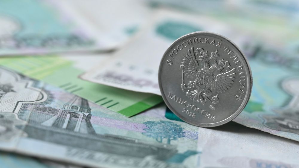 Экономист Смирнов объяснил, почему в Петербурге перестала расти средняя зарплата Экономист Смирнов объяснил, почему в Петербурге перестала расти средняя зарплата