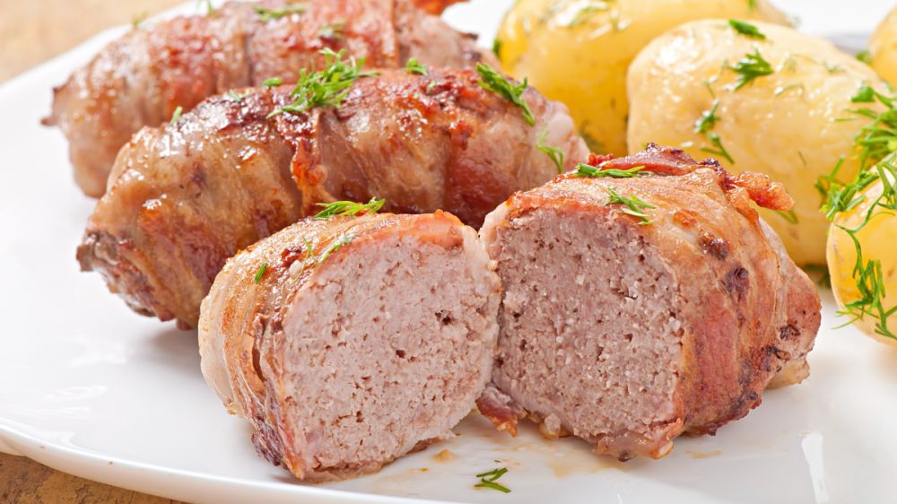 Мясные рулетики с луком и сметанным соусом: закарпатский рецепт Мясные рулетики с луком и сметанным соусом: закарпатский рецепт