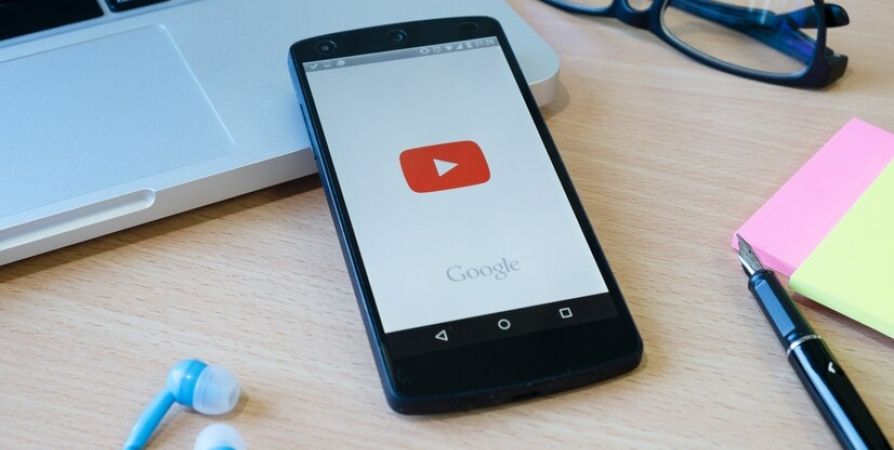 Россияне переходят на новый видеохостинг из-за замедления YouTube: китайская платформа — несколько тысяч зрителей из России уже пользуются новой площадкой Россияне переходят на новый видеохостинг из-за замедления YouTube: китайская платформа — несколько тысяч зрителей из России уже пользуются новой площадкой
