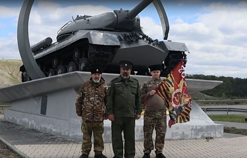 Памятник советскому танку окрасили в цвета немецких войск в Воронежской области