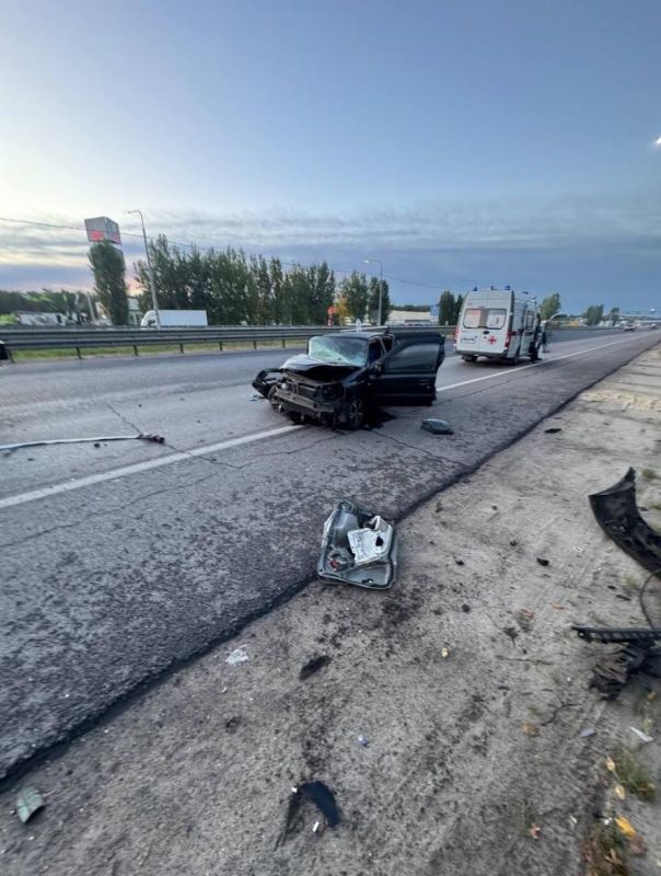 Водитель иномарки врезался в столб в Рамонском районе