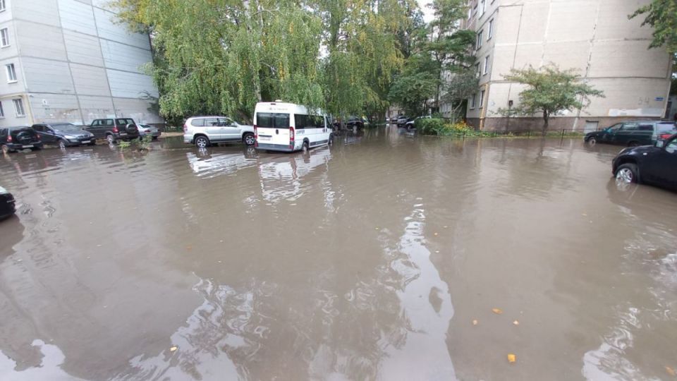 В Воронеже устранили ставшую причиной потопа на улице Лизюкова коммунальную аварию