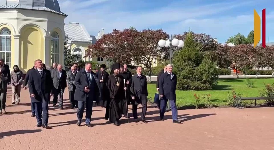 Губернатор Александр Гусев и заместитель председателя Государственной Думы РФ Алексей Гордеев с рабочим визитом прибыли в Россошанский район