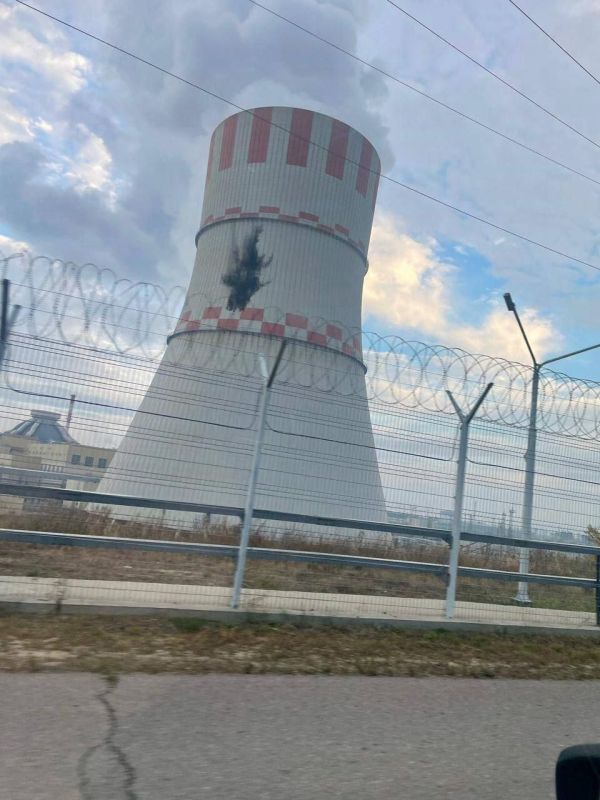 Нововоронежская АЭС в Воронежской области подверглась атаке дальнего вражеского дрона-камикадзе, сообщают в госкорпорации Росэнергоатом