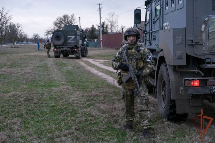 СОТРУДНИКИ СОБР ОТМЕЧАЮТ ПРОФЕССИОНАЛЬНЫЙ ПРАЗДНИК НА БОЕВОМ ПОСТУ