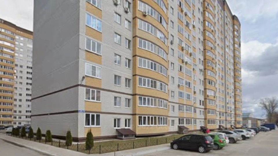 В Воронеже в ЖК «Спутник» велосипедист нападает на детей