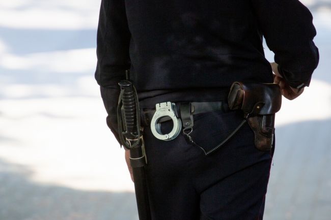 Воронежские полицейские открыли огонь при задержании пытавшегося сбежать подозреваемого