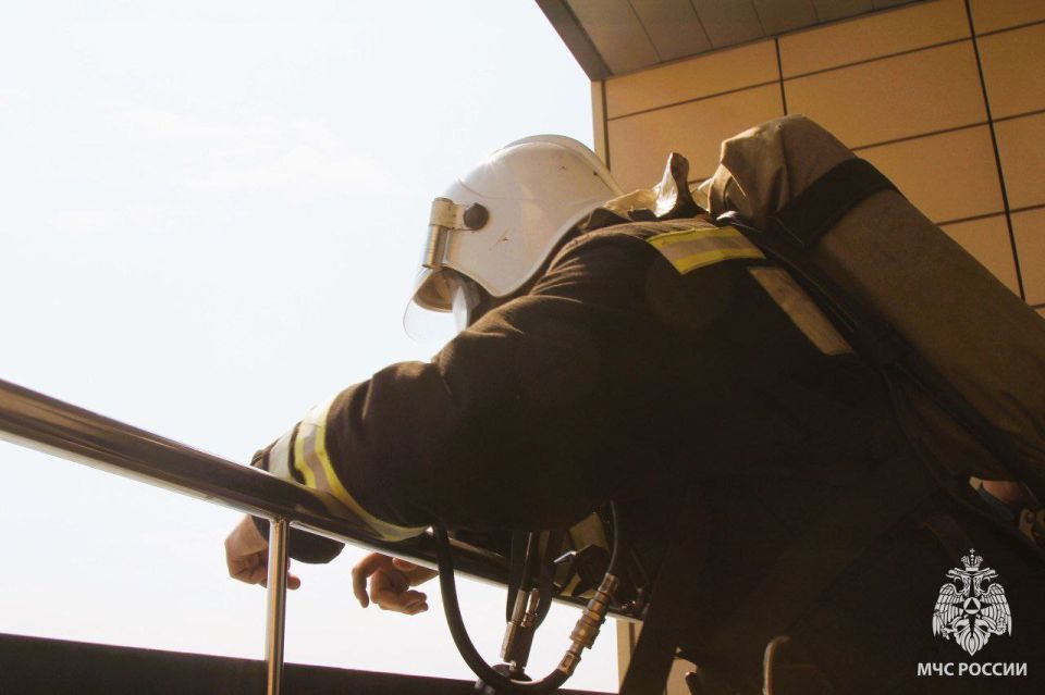В Воронеже пройдут традиционные соревнования по скоростному подъему в высотном здании среди пожарных и спасателей