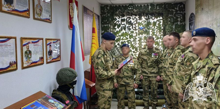 В день образования Специальных отрядов быстрого реагирования Росгвардии молодые сотрудники собр «ДОН» приняли присягу