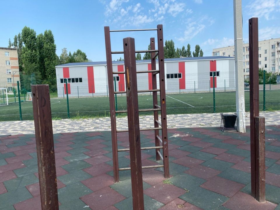 Борисоглебской межрайонной прокуратурой проведена проверка по обращению местного жителя о нарушениях законодательства при эксплуатации детских игровых площадок