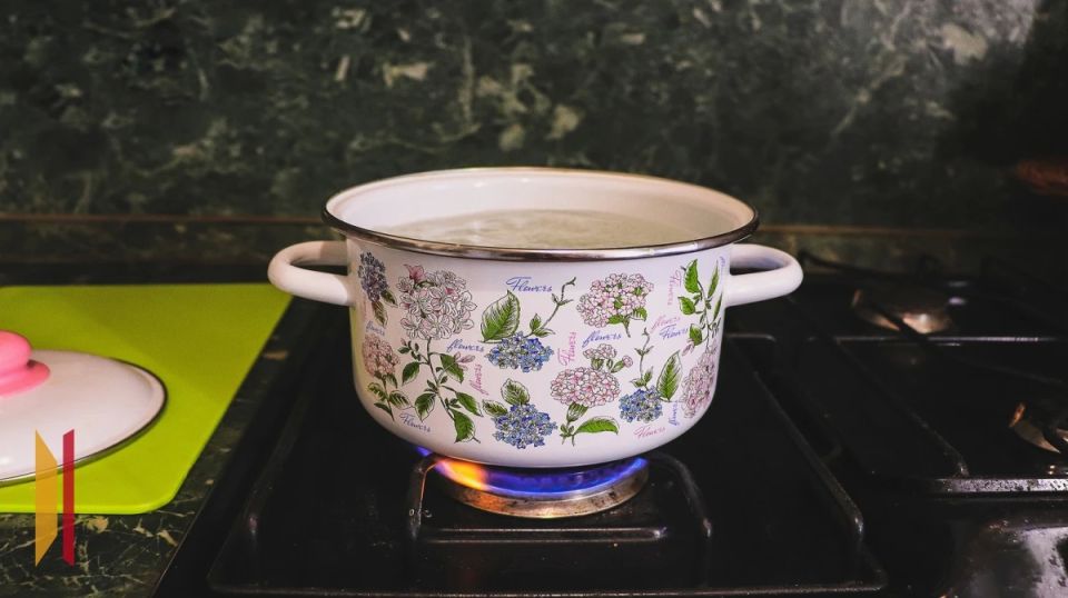 Из-за коммунальной аварии на 19 улицах в Воронеже отключили горячую воду 10 октября