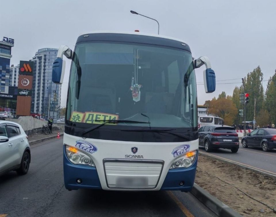 В Воронеже водитель детского автобуса сбил насмерть велосипедиста