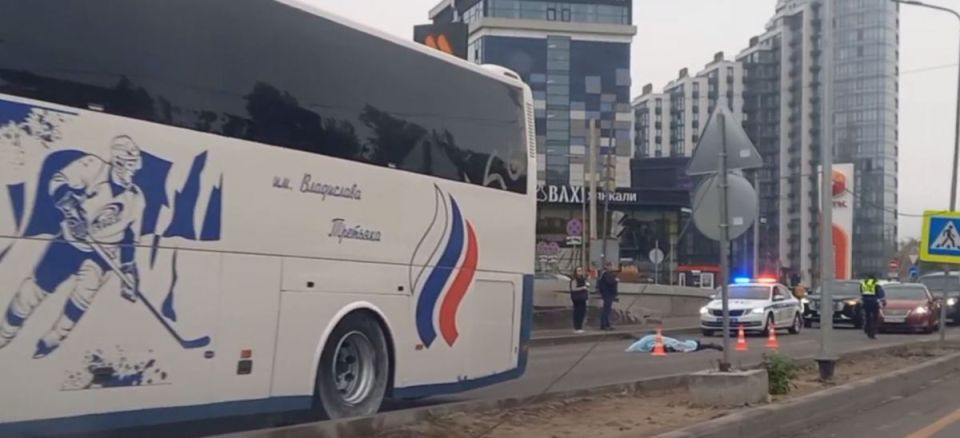 Воронежцы сообщили о лежащем до сих пор теле велосипедиста на месте смертельной аварии с автобусом