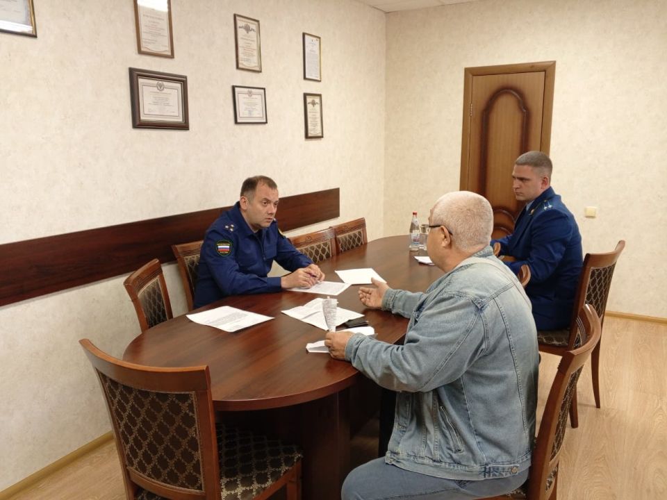 Заместитель прокурора области Антон Родвиков провел выездной прием граждан в Лискинском районе