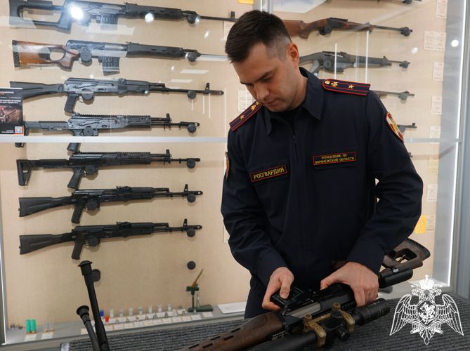 ОФИЦЕРЫ РОСГВАРДИИ В ВОРОНЕЖСКОЙ ОБЛАСТИ ЗА ПРОШЕДШУЮ НЕДЕЛЮ ПРОВЕРИЛИ СВЫШЕ 170 ВЛАДЕЛЬЦЕВ ГРАЖДАНСКОГО ОРУЖИЯ