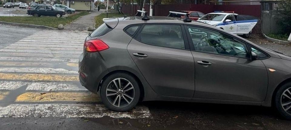 В Новоусманском районе госавтоинспекторы устанавливают обстоятельства наезда автомобиля на малолетнего пешехода