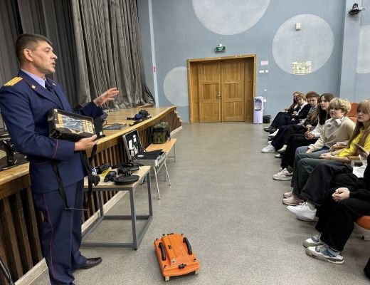 Сотрудник отдела криминалистики регионального управления СК провел открытый урок для кадетов профильного класса
