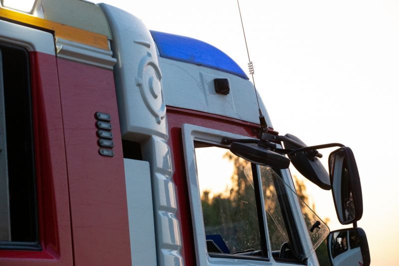 Тело 45-летнего мужчины обнаружили в сгоревшем доме в Таловой пожарные