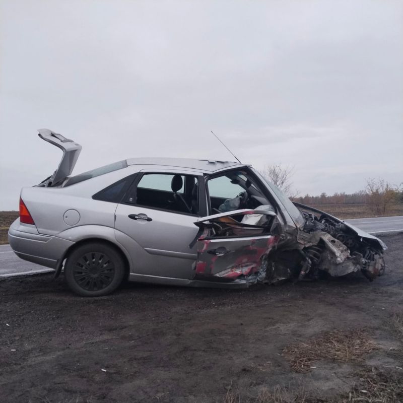 В Петропавловском районе сотрудники Госавтоинспекции устанавливают обстоятельства наезда автомобиля на препятствие