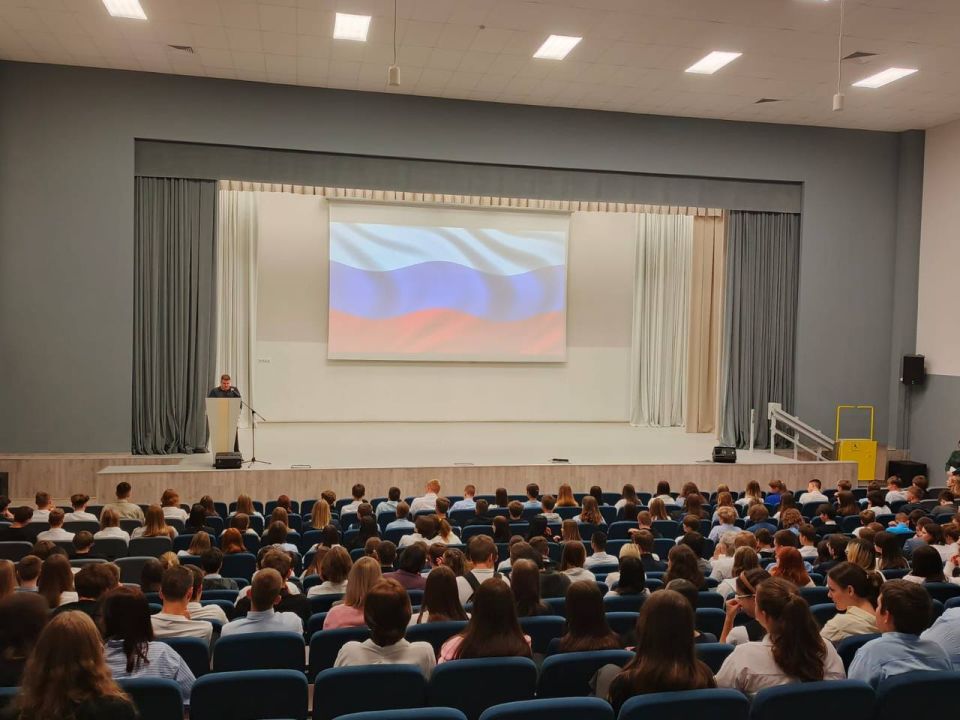 Сотрудник регионального следственного управления СК России встретился со школьниками