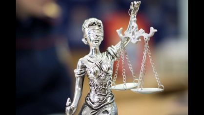 Директор коммерческой организации и адвокат осуждены за мошенничество в особо крупном размере