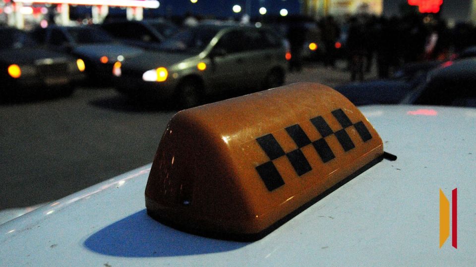 В Воронеже таксист спас сбережения пенсионерок