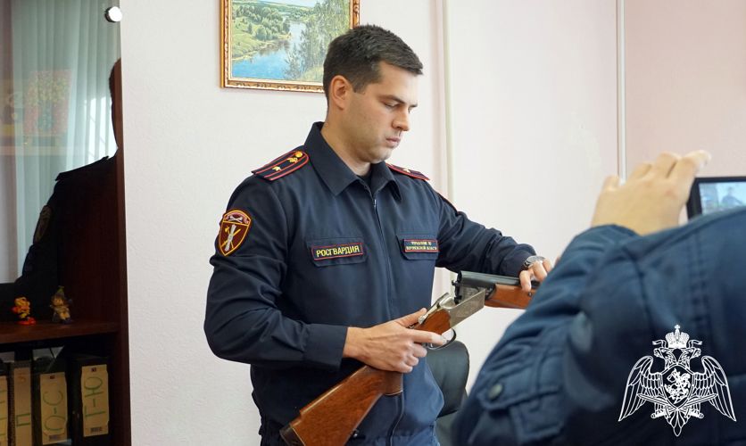 ОФИЦЕРЫ РОСГВАРДИИ В ВОРОНЕЖСКОЙ ОБЛАСТИ ЗА ПРОШЕДШУЮ НЕДЕЛЮ ПРОВЕРИЛИ СВЫШЕ 199 ВЛАДЕЛЬЦЕВ ГРАЖДАНСКОГО ОРУЖИЯ