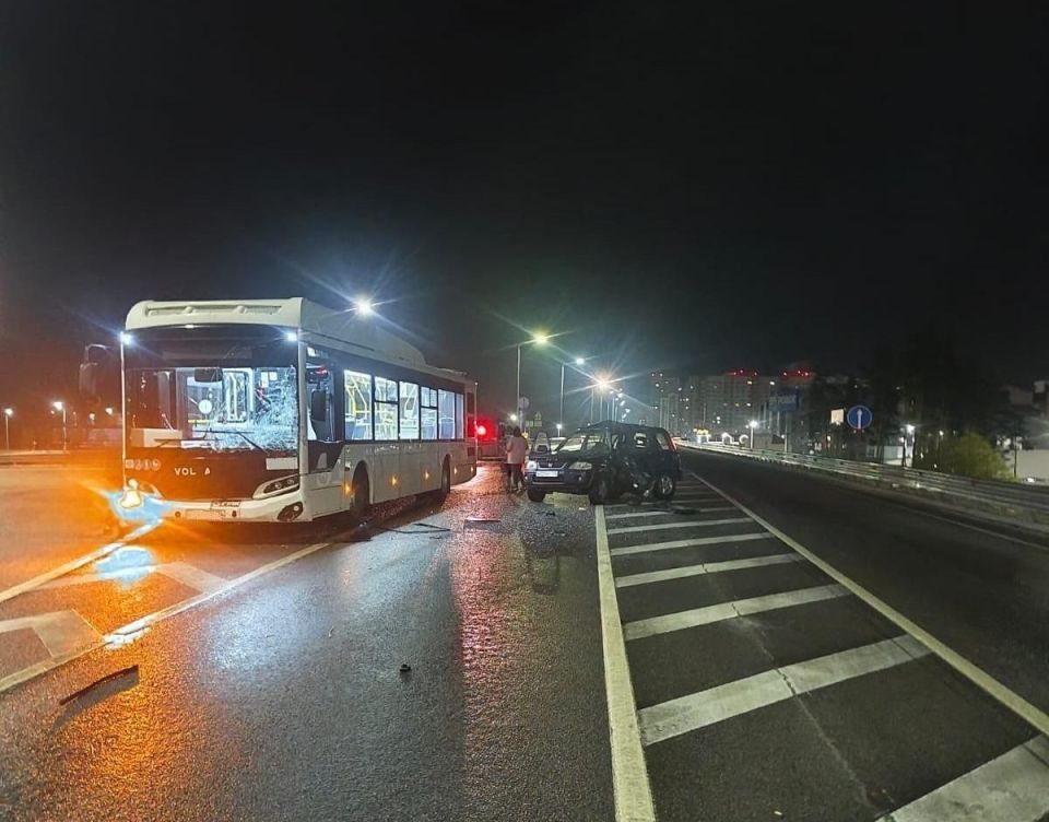 В полиции рассказали о погибшем в результате ДТП с автобусом водителе иномарки в Воронеже