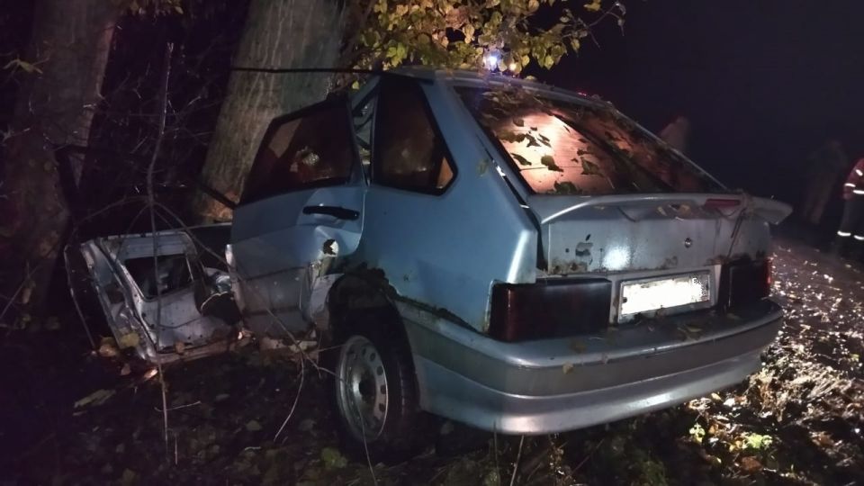 В Павловском районе сотрудники Госавтоинспекции устанавливают обстоятельства дорожно-транспортного происшествия с наездом на препятствие