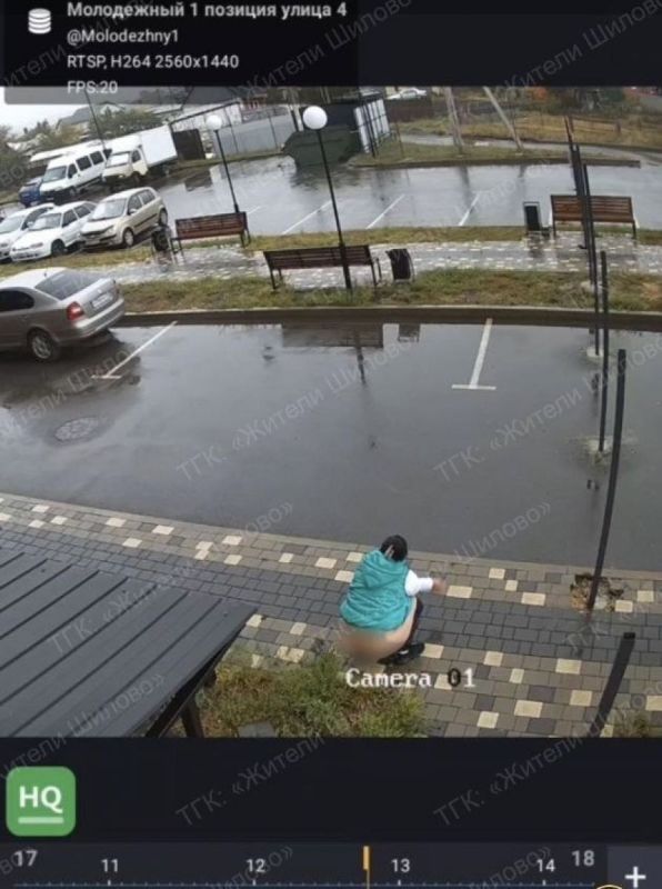 В Воронеже пикантный поступок сняла камера видеонаблюдения