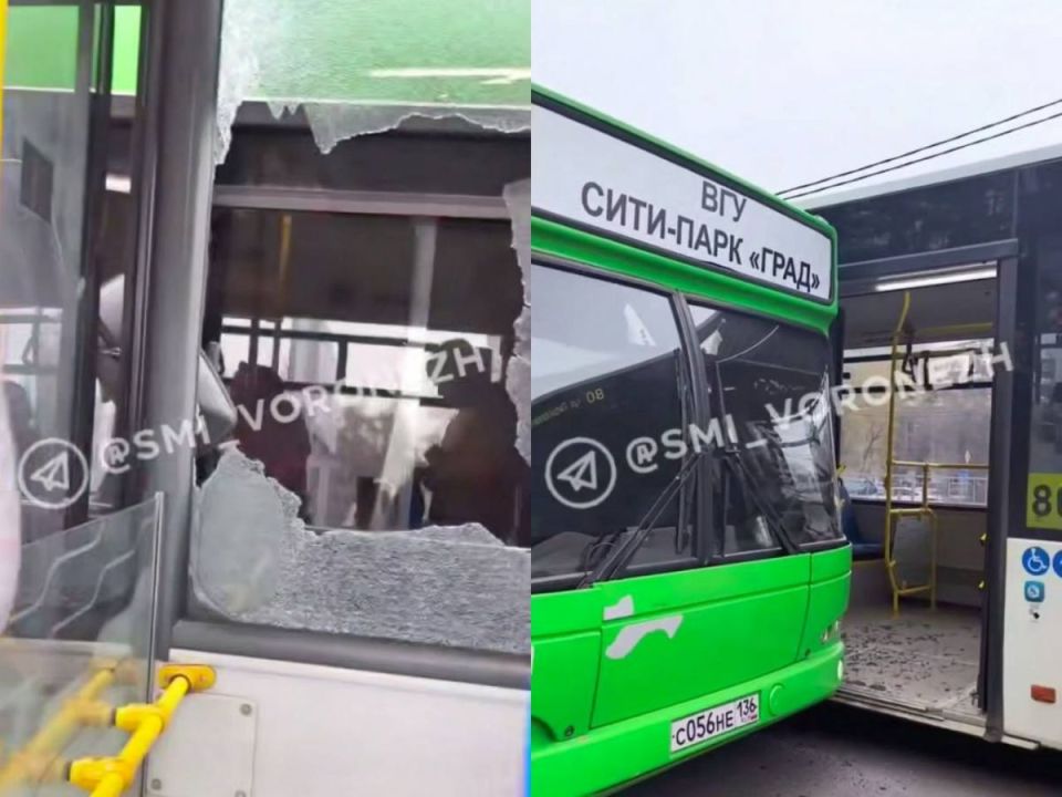 «Тихо, не плачь»: гонки водителей автобусов закончились аварией на Московском проспекте