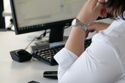 Ведущие вузы России представили бесплатные образовательные программы по работе с генеративными нейросетями