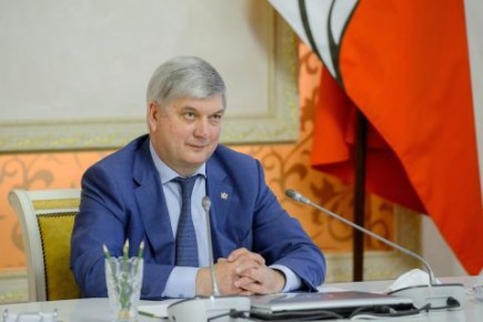 Александр Гусев: Всего минувшей ночью дежурными силами ПВО в небе над четырьмя районами Воронежской области было обнаружено и уничтожено четыре беспилотных летательных аппарата