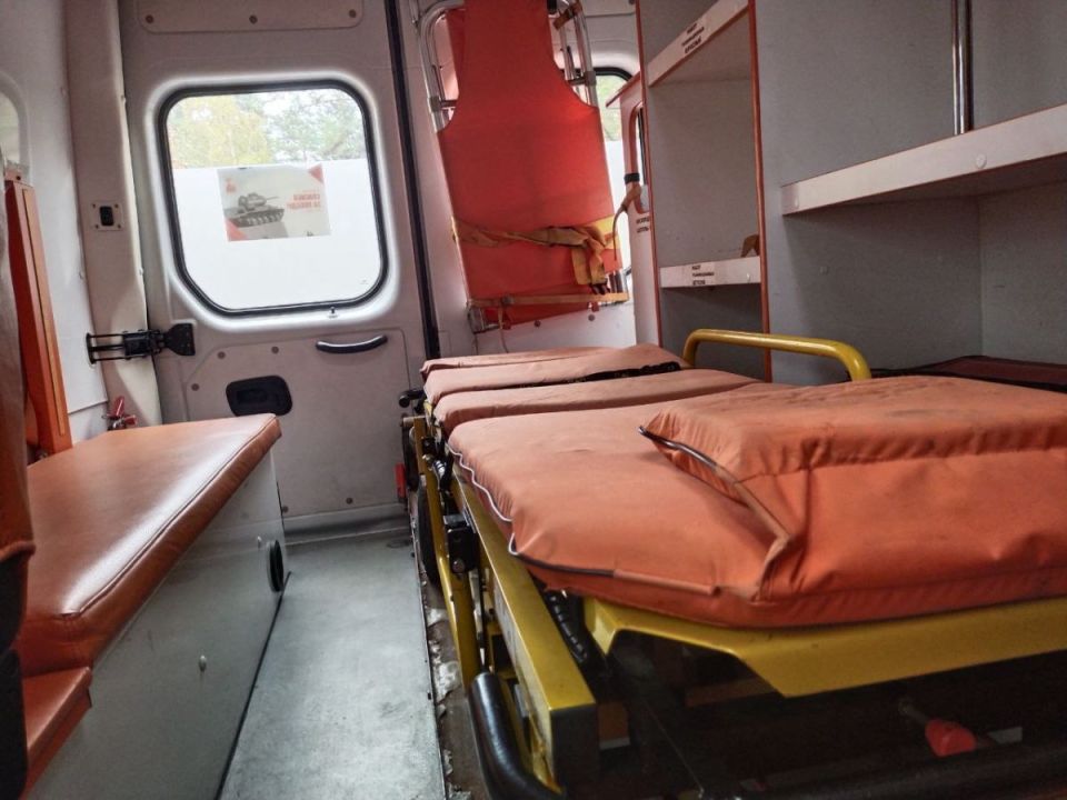 Из окна восьмого этажа под Воронежем выпала 1,5-годовалая девочка: родители отвлеклись на разбитую вазу