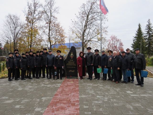 В Нижнедевицке председатель Совета ветеранов регионального Главка принял участие в торжественном митинге