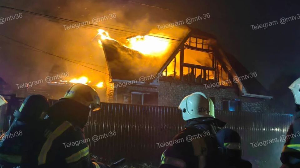 В Воронеже при пожаре на улице Антоновской погиб мужчина