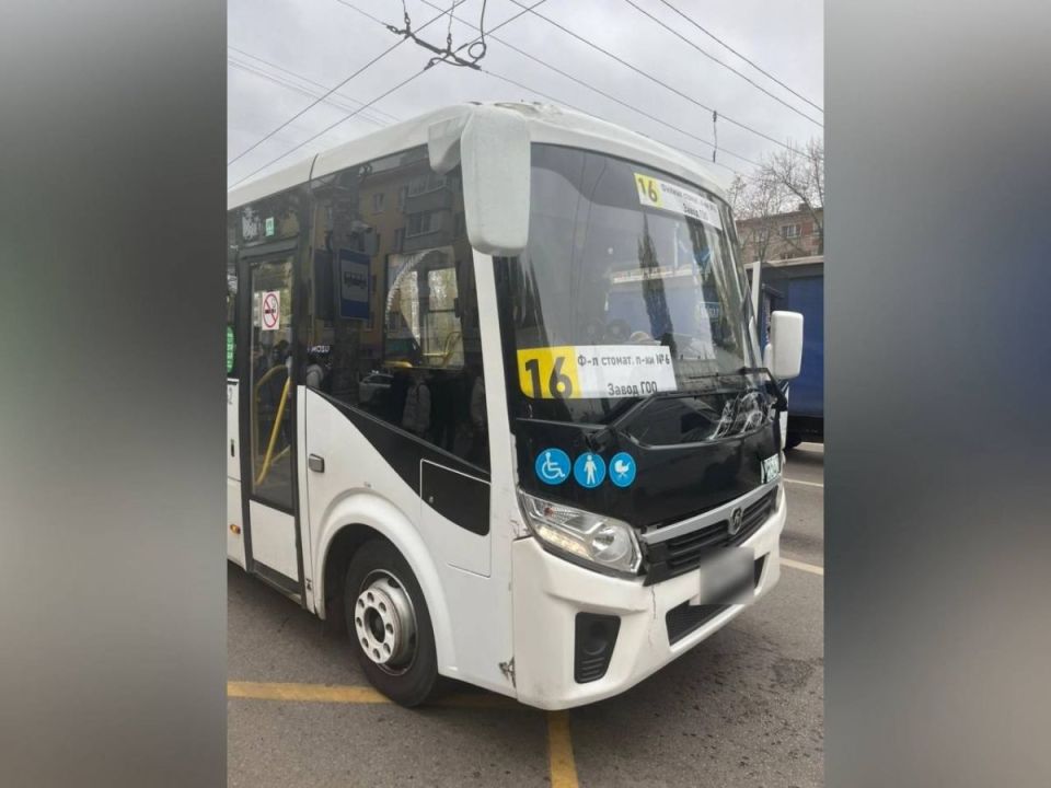 Медики рассказали о состоянии пешеходов, которых сбила маршрутка на Ленинском проспекте