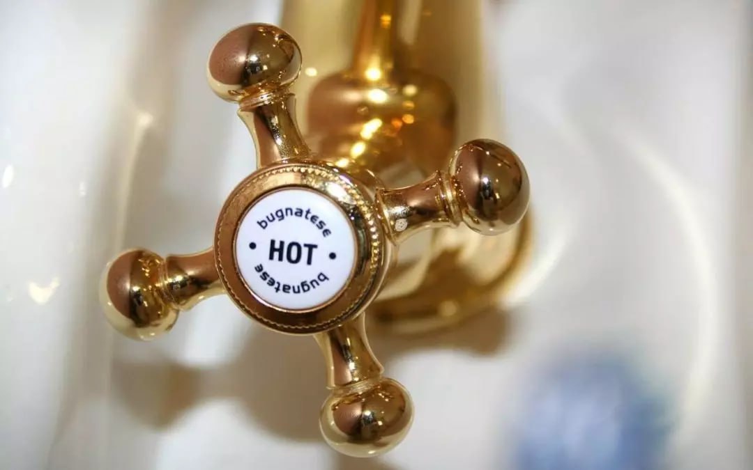 Без горячей воды и отопления остались жители трех улиц Железнодорожного района Воронежа