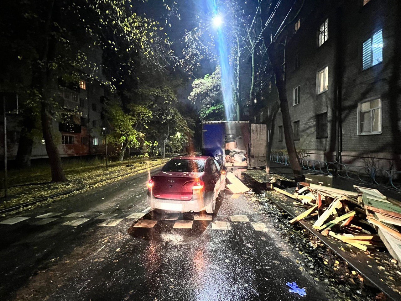 В Воронеже пьяный водитель едва не задавил девушку