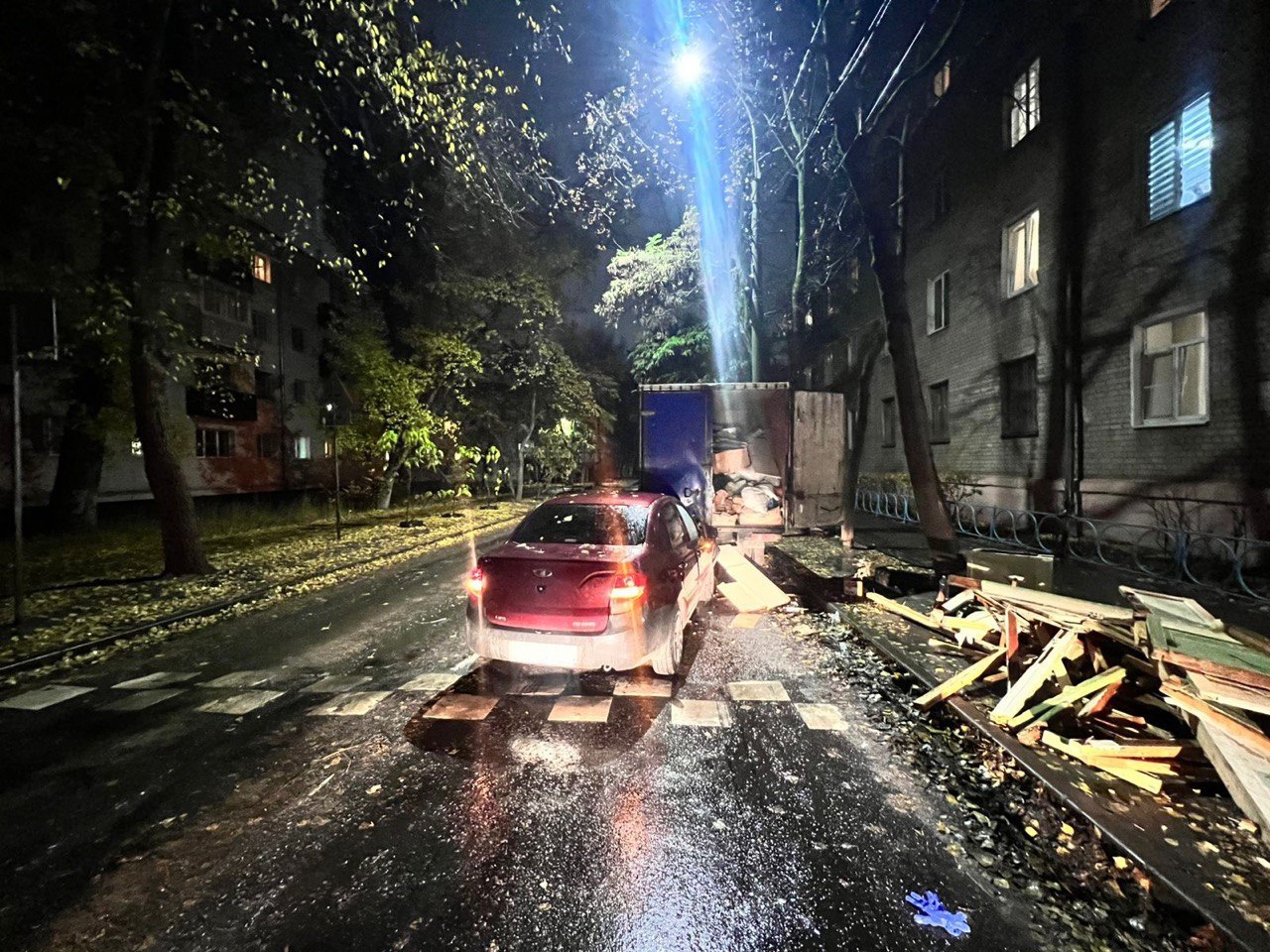 В Воронеже сотрудники Госавтоинспекции устанавливают обстоятельства наезда на пешехода