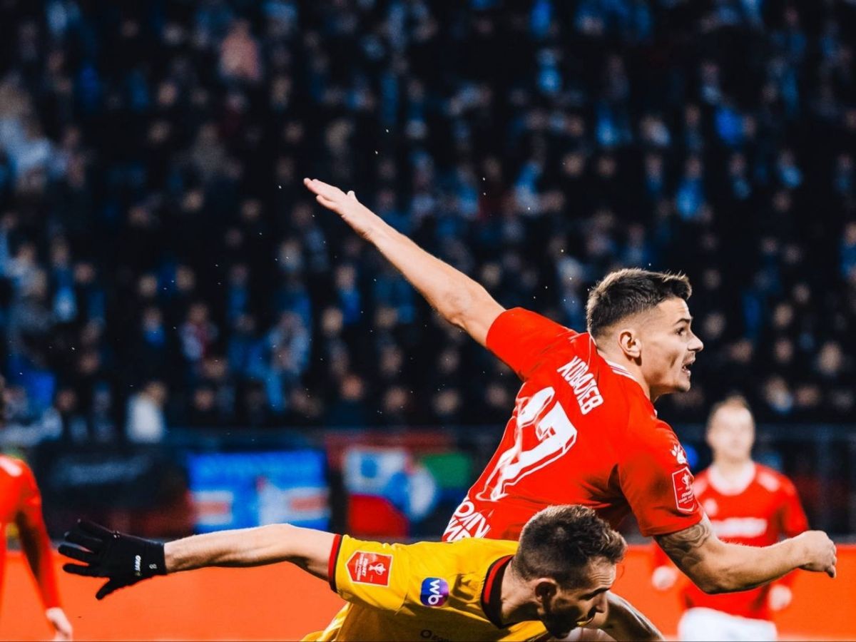 «Факел» пропускает гол от «Арсенала» и уступает со счётом 1:2