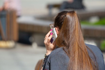 Более миллиона рублей потеряла девушка из Воронежа, отказавшись от «цветов и вина»