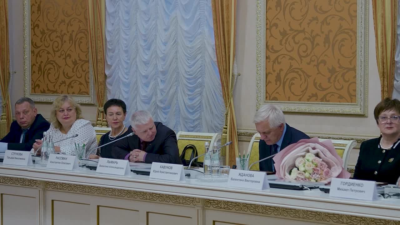 Александр Гусев: Вручили государственные и областные награды нашим землякам — тем, на ком держится Воронежская область: отличившимся представителям промышленности, образования, здравоохранения, культуры, органов власти и...