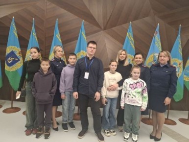 В преддверии Дня народного единства сотрудники следственного управления вместе с детьми посетили музей ВДВ
