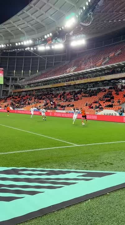 Футбольный клуб «Урал» одержал победу над «Челябинском» в матче 14-м тура Pari Первой лиги, который был перенесен с начала октября